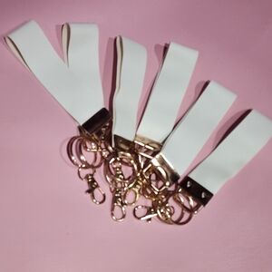 Elegant White and Gold Keychain Set